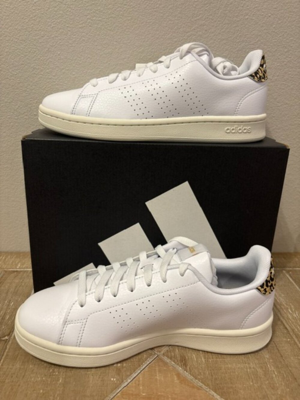 NEW Adidas Advantage Sneakers Cloud White White Tint Women Multiple Sizes - Picture 4 of 6